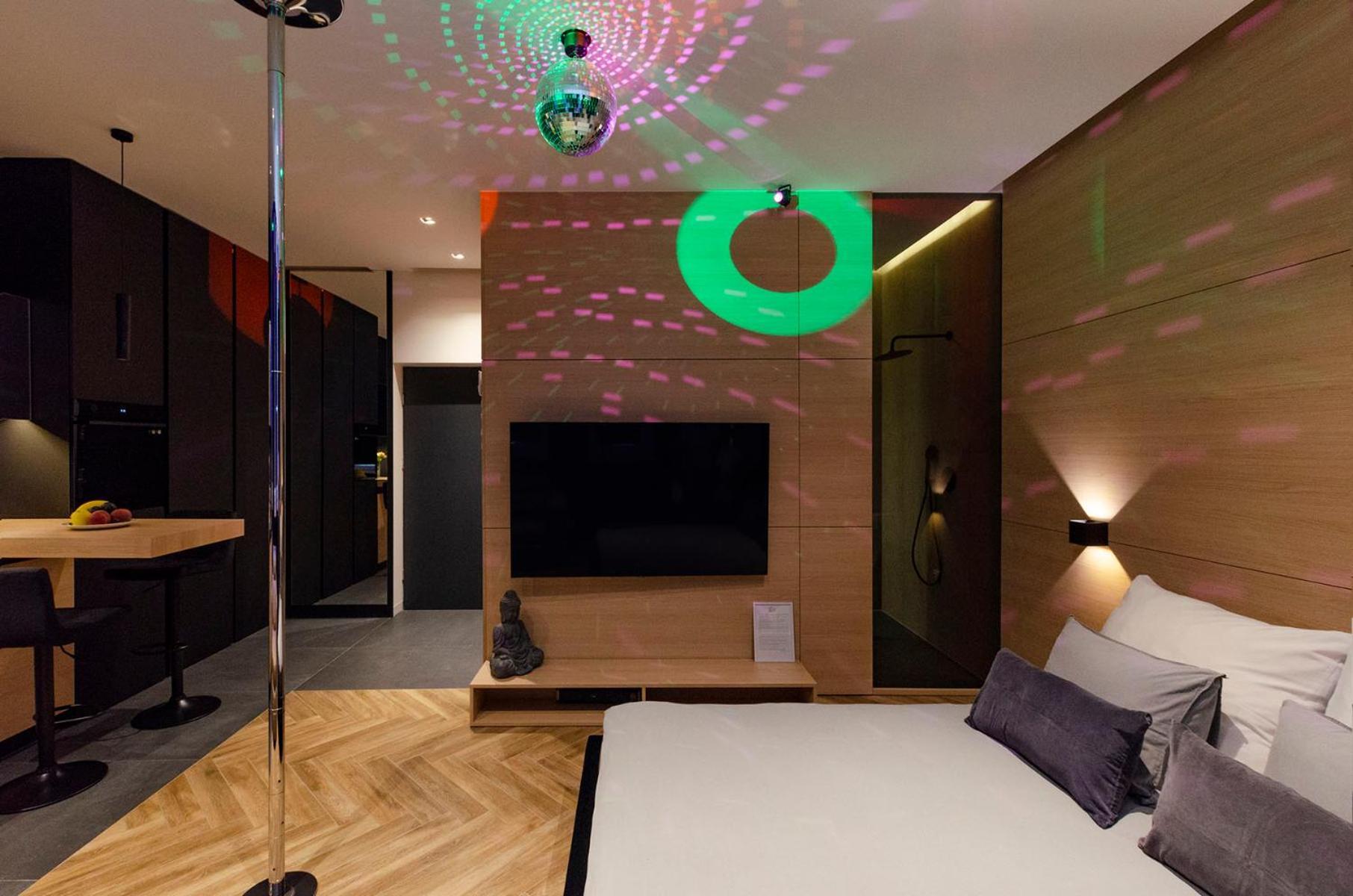 Lupoapartments Z Jacuzzi Pole Dance Leczycka 29 Klimatyzacja Parking Dostep Na Kod Лодз Стая снимка