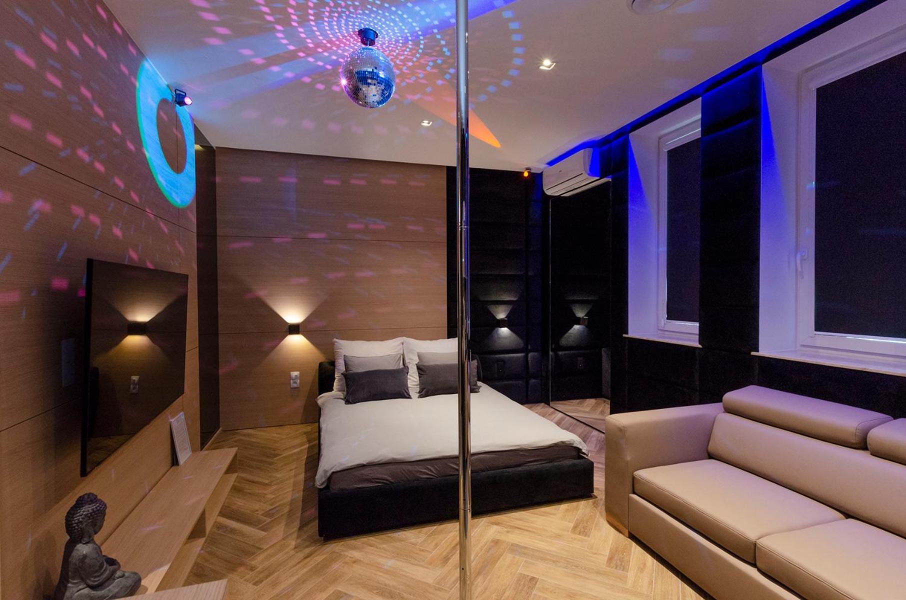 Lupoapartments Z Jacuzzi Pole Dance Leczycka 29 Klimatyzacja Parking Dostep Na Kod Лодз Екстериор снимка