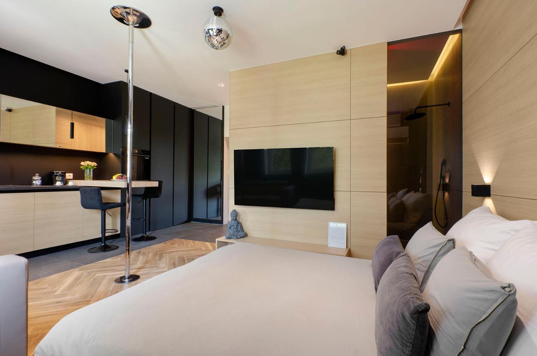Lupoapartments Z Jacuzzi Pole Dance Leczycka 29 Klimatyzacja Parking Dostep Na Kod Лодз Екстериор снимка
